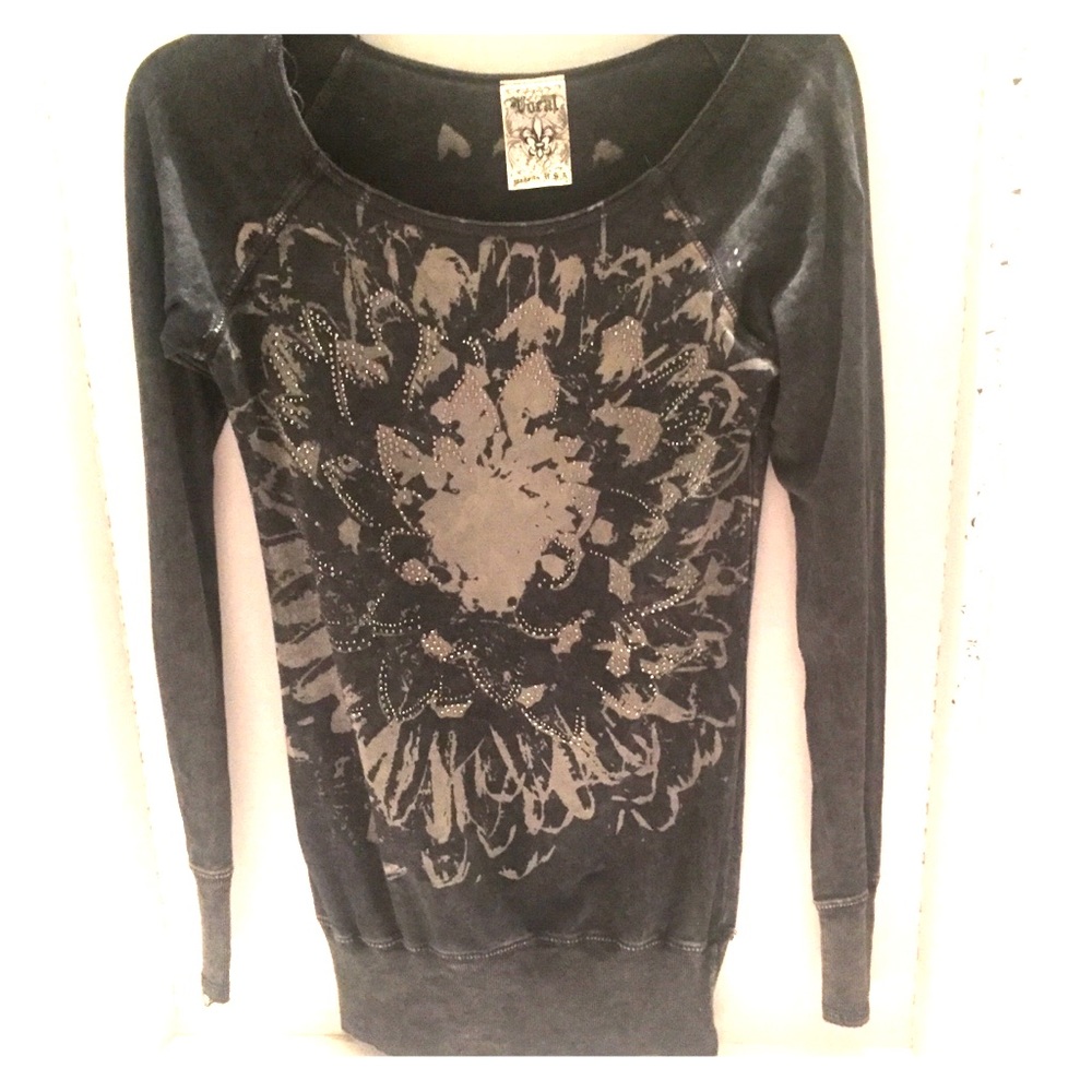 Long sleeved grey and dark get whit rhinestones